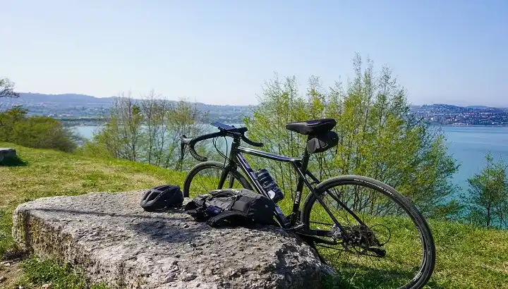 Touring Bike Tires Are Good for Long Distance Cycling.jpg